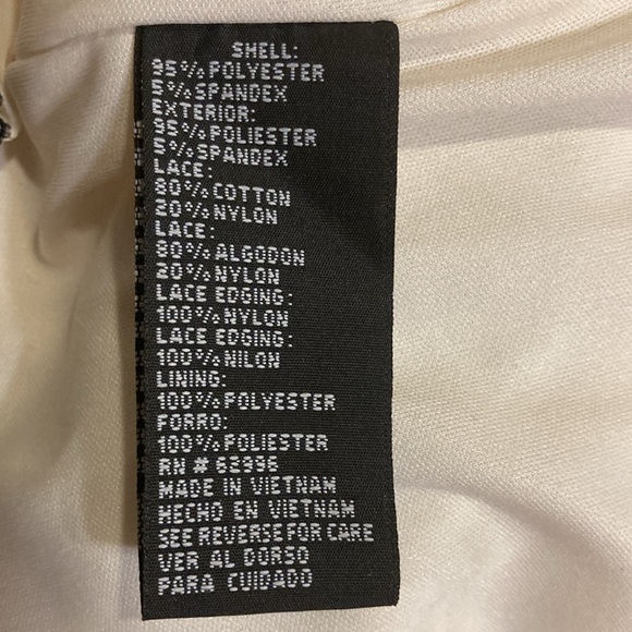 Scarlet Black and Cream Lace Dress - Picture 10 of 11